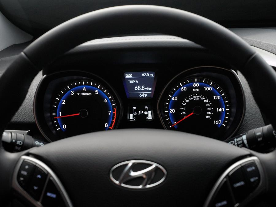  Hyundai Elantra GT 2012 года  (фото 10 из 151)
